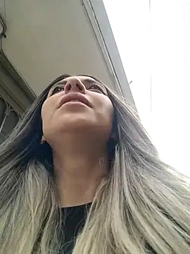 Snapshot of Isabella_Varella chatting on 03.04.25 Isabella Varella online show from 03.04.25