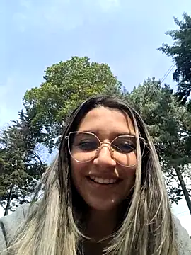 Snapshot of Isabella_Varella chatting on 03.08.25 Isabella Varella online show from 03.08.25