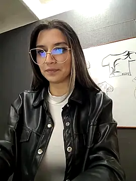 Snapshot of Isabella_Varella chatting on 03.15.25 Isabella Varella online show from 03.15.25