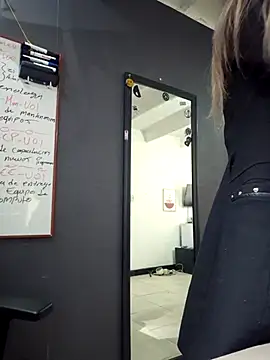 Snapshot of Isabella_Varella chatting on 09.09.25 Isabella Varella online show from 09.09.25