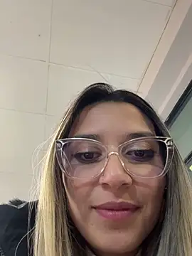 Snapshot of Isabella_Varella chatting on 09.13.25 Isabella Varella online show from 09.13.25