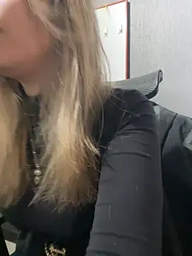 Isabella Varella online show from 01.14.26