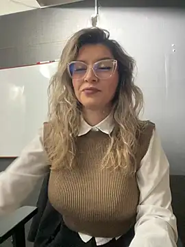 Isabella Varella online show from 02.02.26