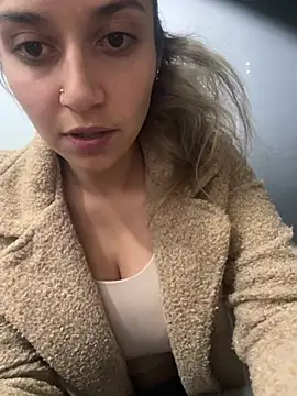 Isabella Varella online show from 02.16.26