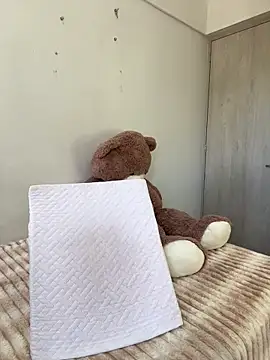 ZaraLuuv online show from 02.04.26