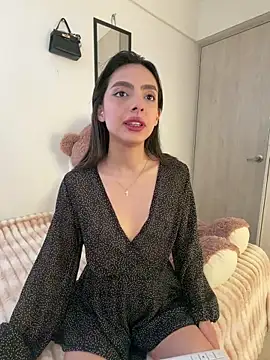 ZaraLuuv online show from 03.24.26