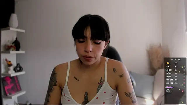 Saraa Desiree online show from 12.21.25