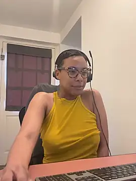 Snapshot of Melia_Rayne chatting on 04.23.26 Melia Rayne online show from 04.23.26