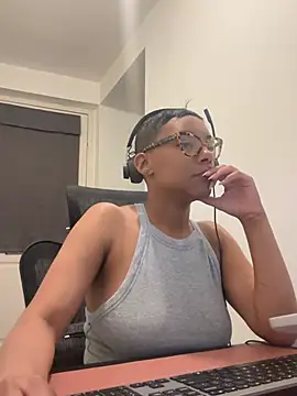 Snapshot of Melia_Rayne chatting on 04.27.26 Melia Rayne online show from 04.27.26