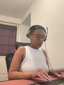 Snapshot of Melia_Rayne chatting on 04.30.26 Melia Rayne online show from 04.30.26