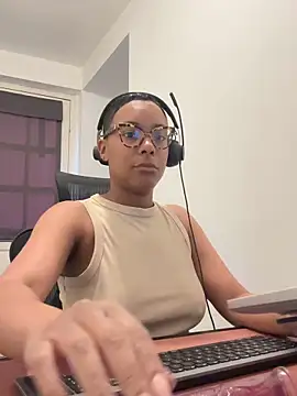 Snapshot of Melia_Rayne chatting on 05.01.26 Melia Rayne online show from 05.01.26