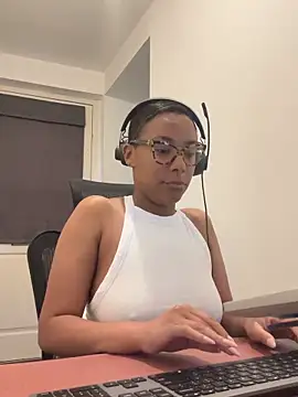 Snapshot of Melia_Rayne chatting on 05.15.26 Melia Rayne online show from 05.15.26