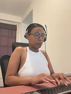 Snapshot of Melia_Rayne chatting on 05.26.26 Melia Rayne online show from 05.26.26