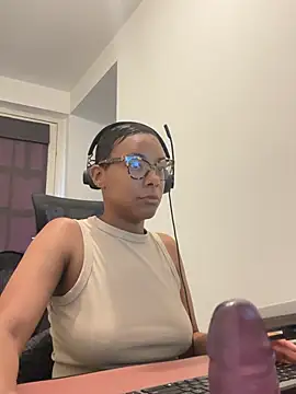 Snapshot of Melia_Rayne chatting on 05.27.26 Melia Rayne online show from 05.27.26
