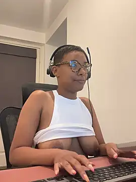 Snapshot of Melia_Rayne chatting on 06.02.26 Melia Rayne online show from 06.02.26