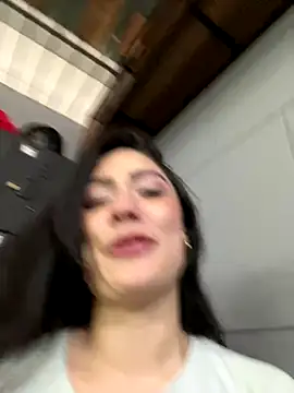 isabella winkler online show from 12.20.25