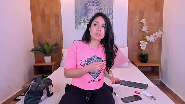 isabella winkler online show from 03.13.26