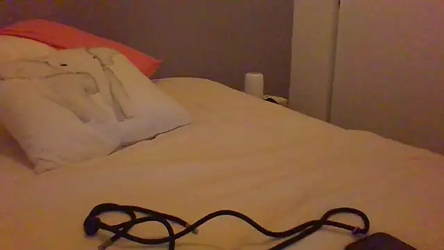 Valentinette online show from 10.24.25