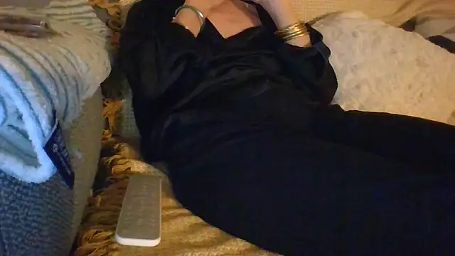 Valentinette online show from 11.24.25