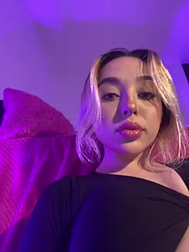 Snapshot of Amorkiss_ chatting on 02.21.26 Amorkiss online show from 02.21.26