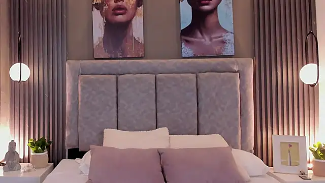 GiannaColling1 online show from 09.25.25