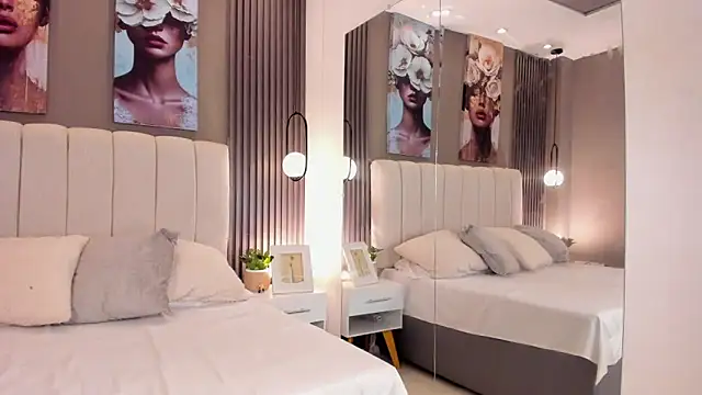 GiannaColling1 online show from 11.19.25