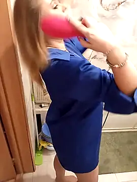 Juicy PeachLux online show from 03.08.25