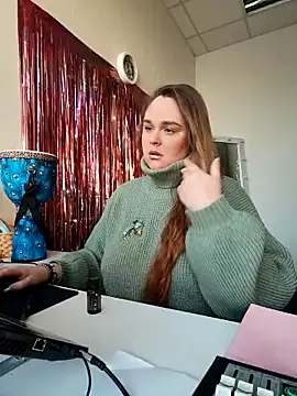 Juicy PeachLux online show from 11.24.25