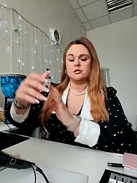 Juicy PeachLux online show from 02.08.26