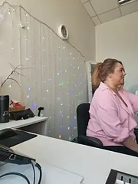 Juicy PeachLux online show from 05.29.26
