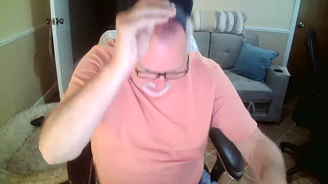 superbearboss online show from 04.10.26