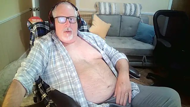 superbearboss online show from 04.15.26