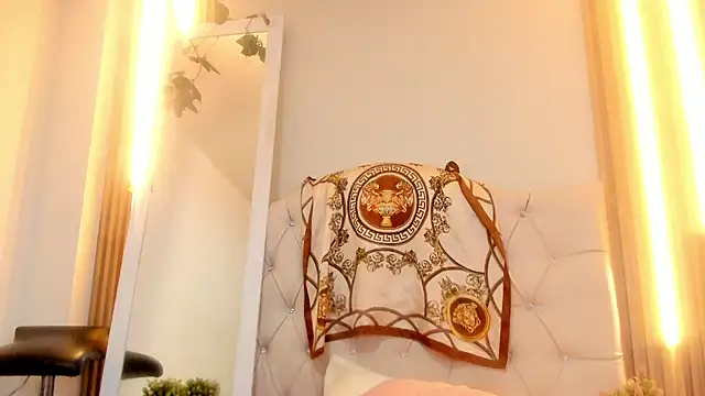 Alexa Bravva online show from 04.01.26