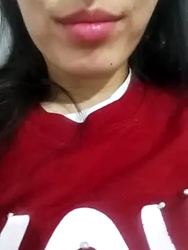 Snapshot of saraaxx1 chatting on 03.11.25 saraaxx1 online show from 03.11.25