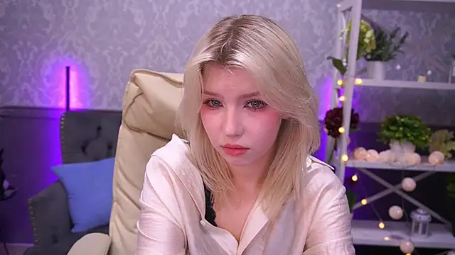 SelenaIris online show from 03.07.25