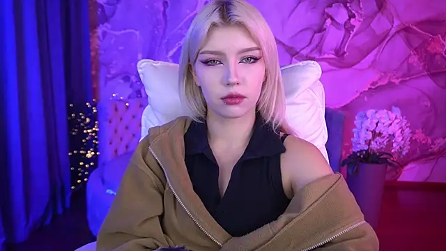 SelenaIris online show from 10.11.25