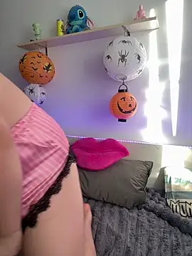 MiraLuccian online show from 10.15.25