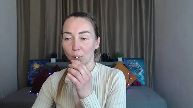 Kiss julli88I online show from 03.18.25