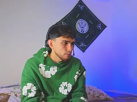 samevansx  online show from 12.05.25