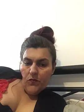 Curvy-Essex-Milf online show from 10.11.25