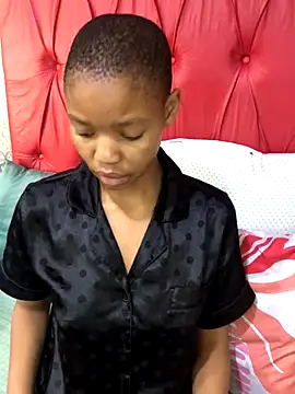 Snapshot of BondiBitch chatting on 10.01.25 BondiBitch online show from 10.01.25