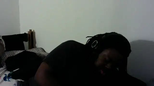 Snapshot of shaniko89isscam chatting on 05.17.26 shaniko89isscam online show from 05.17.26