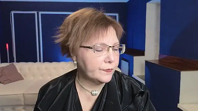 Kira Kenet online show from 03.10.25