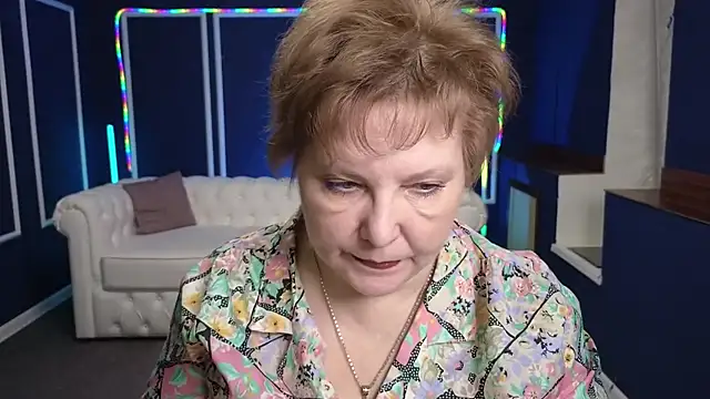 Kira Kenet online show from 03.17.25