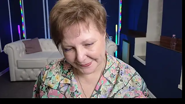 Kira Kenet online show from 03.17.25