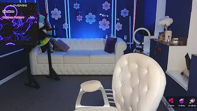 Kira Kenet online show from 10.27.25