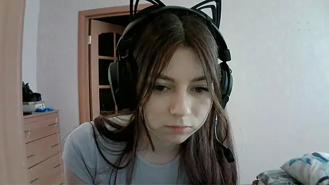 Snapshot of RendyDow chatting on 03.11.25 RendyDow online show from 03.11.25