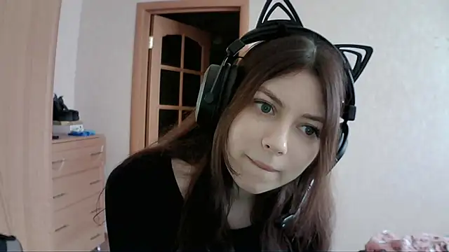 Snapshot of RendyDow chatting on 03.14.25 RendyDow online show from 03.14.25