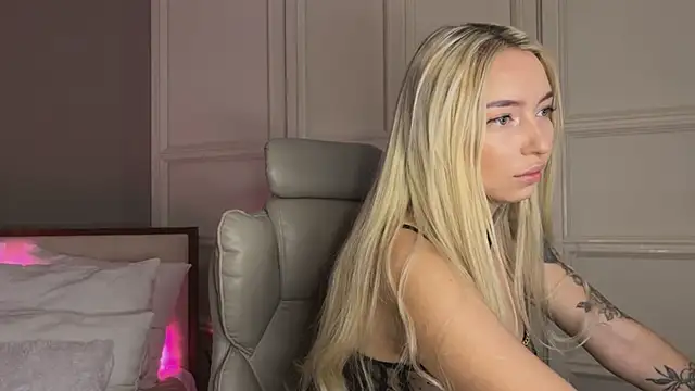 OhMyEmma online show from 03.12.25