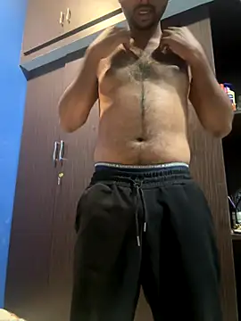 Snapshot of MIRTHICK2002 chatting on 10.31.25 MIRTHICK2002 online show from 10.31.25